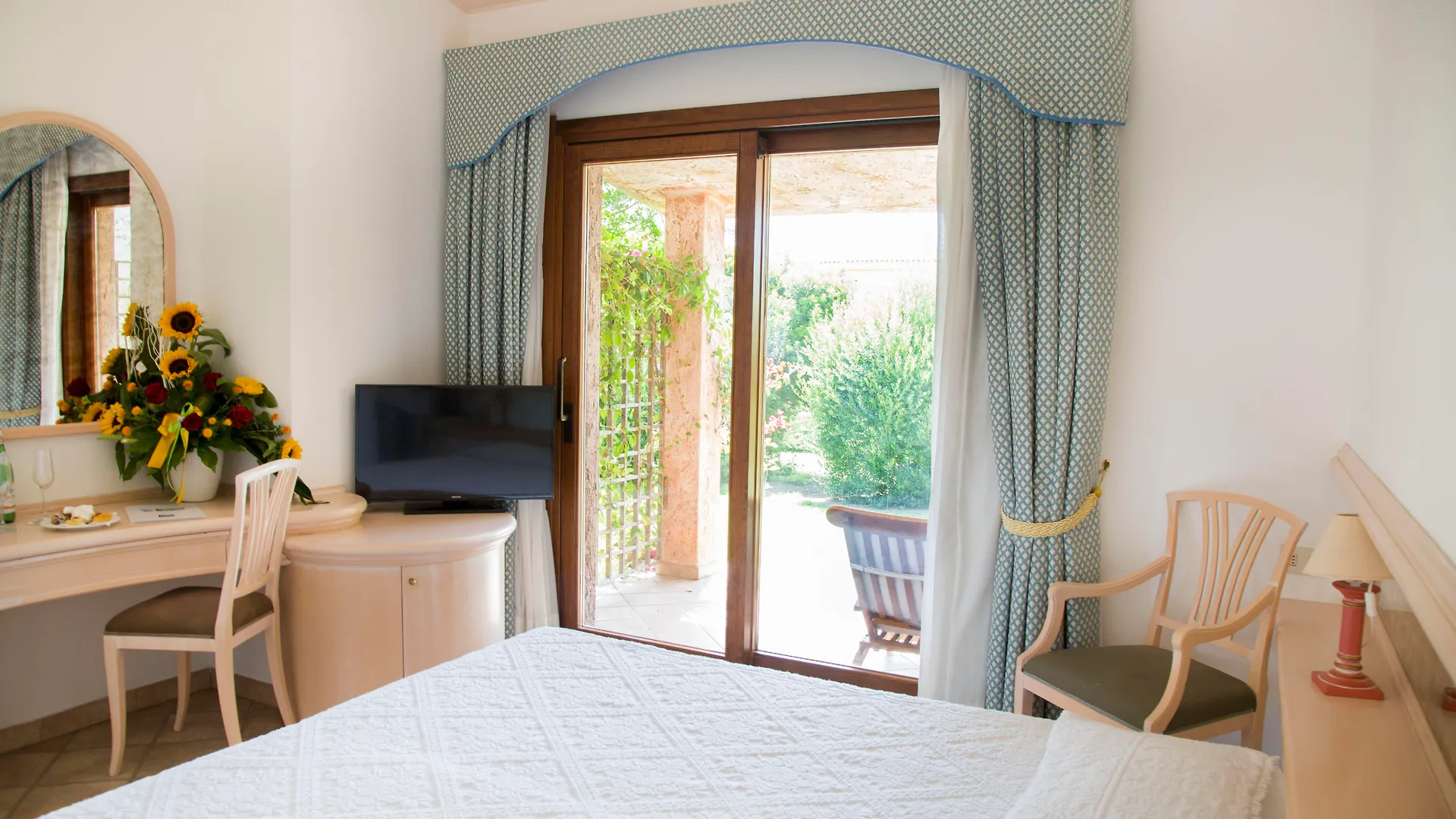 Sant'Elmo Beach Hotel Кастиадас 4*,