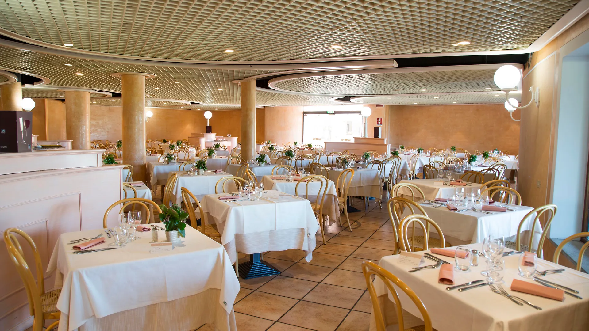 Sant'Elmo Beach Hotel Кастиадас