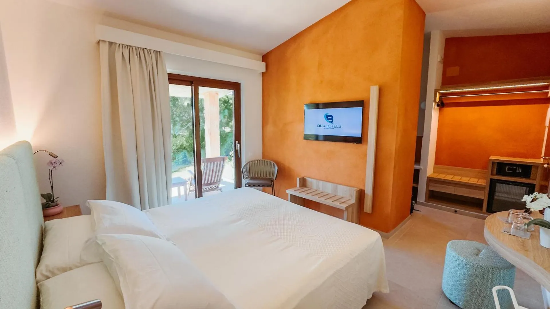 Sant'Elmo Beach Hotel Кастиадас 4*,