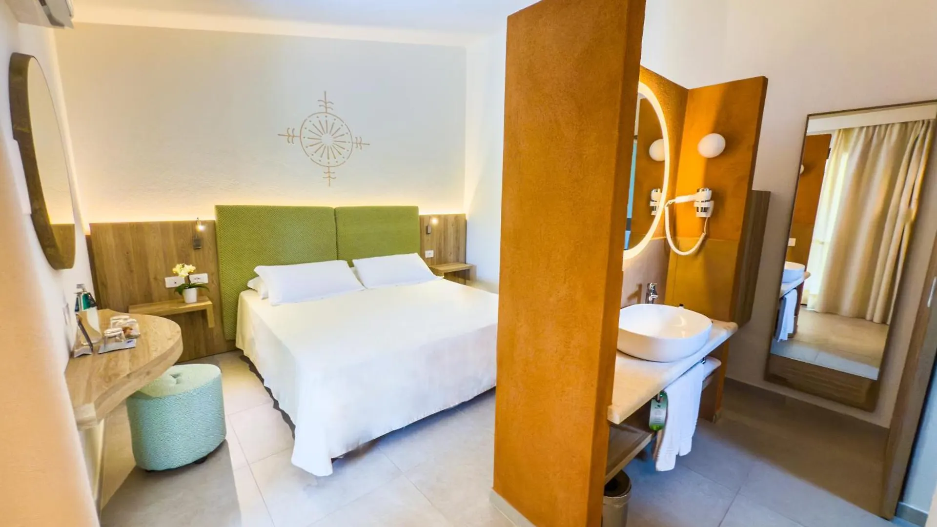 Sant'Elmo Beach Hotel Кастиадас